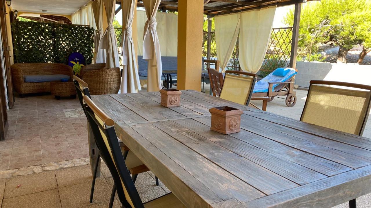 Apartament Stefania Porto Pino Zewnętrze zdjęcie