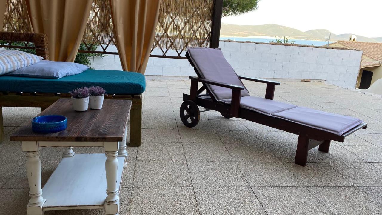 Apartament Stefania Porto Pino Zewnętrze zdjęcie