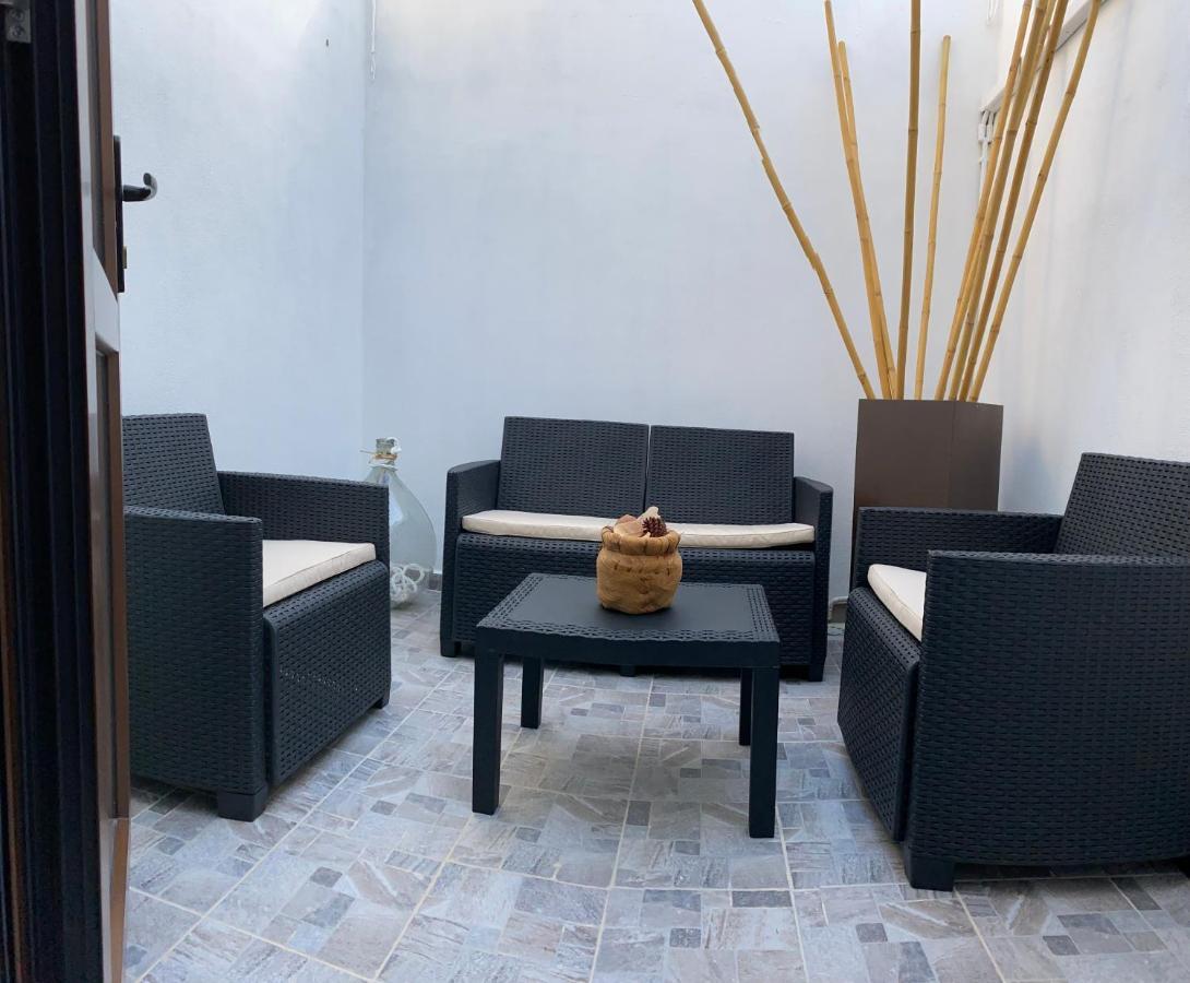 Apartament Stefania Porto Pino Zewnętrze zdjęcie