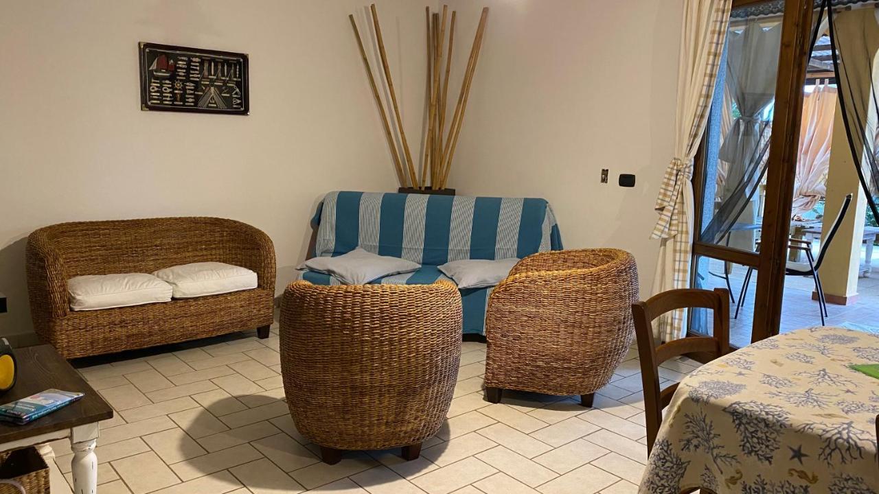 Apartament Stefania Porto Pino Zewnętrze zdjęcie