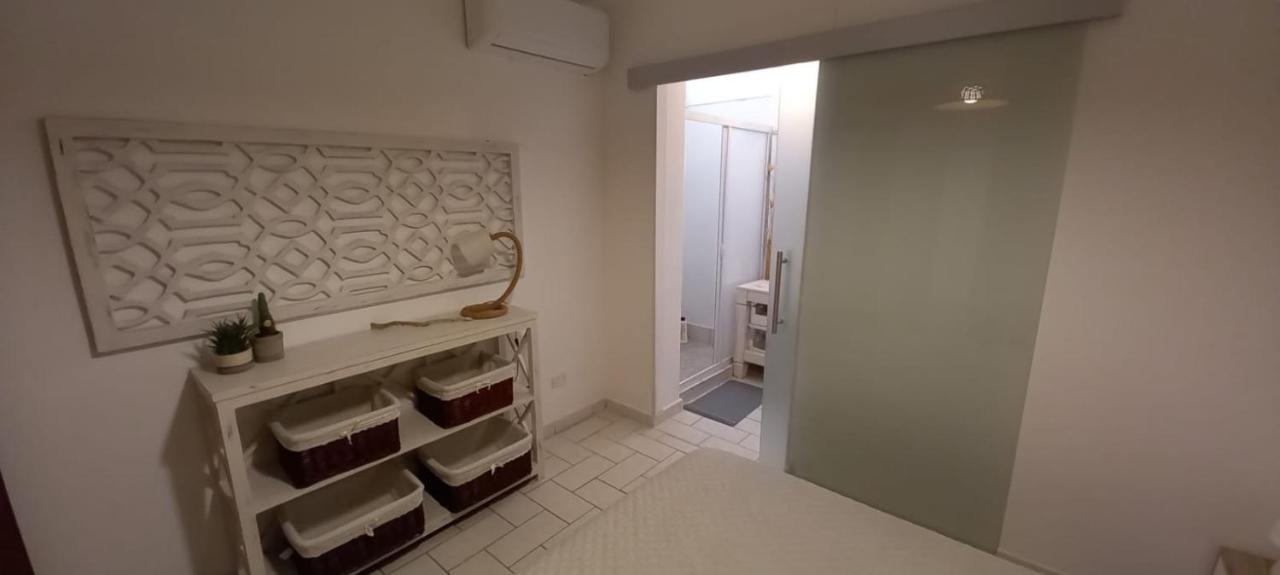 Apartament Stefania Porto Pino Zewnętrze zdjęcie